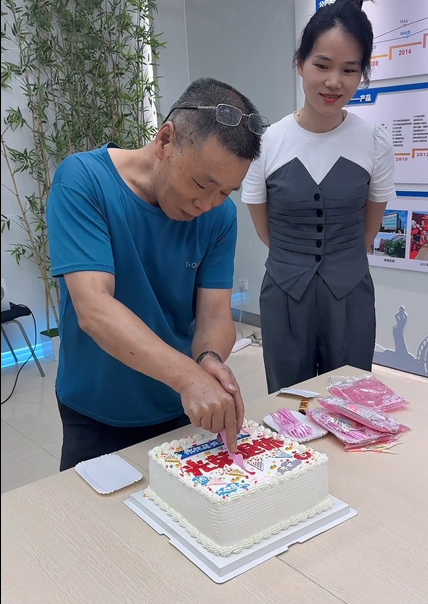 莫道桑榆晚 为霞尚满天|2024UED官网退休员工欢送会 莫道桑榆晚 为霞尚满天|2024UED官网退休员工欢送会