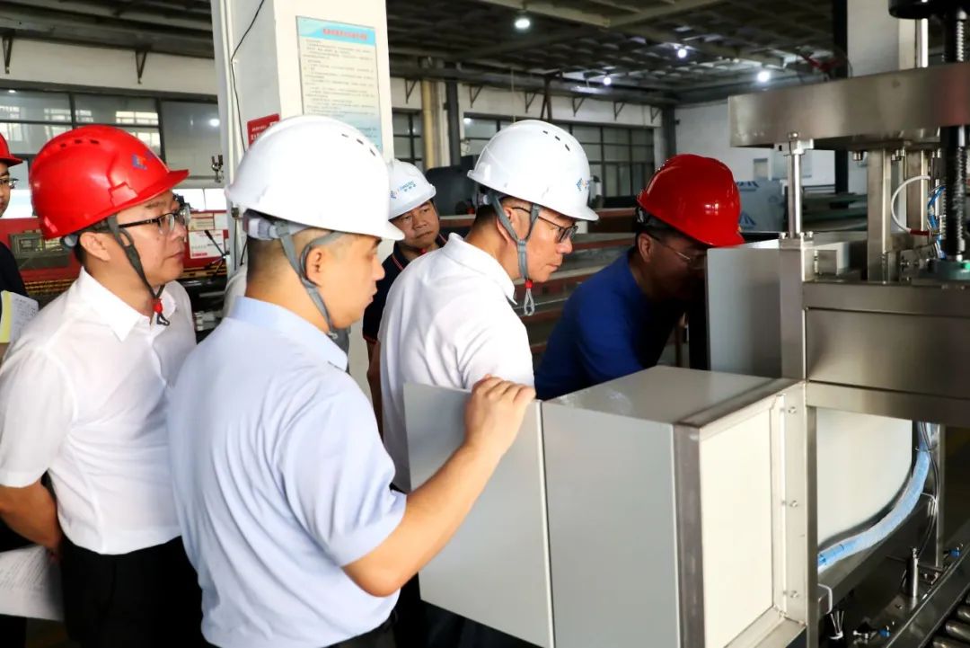 金湾区委书记梁耀斌一行莅临我司调研指导 金湾区委书记梁耀斌一行莅临我司调研指导